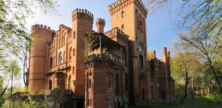 Черкащанам розповіли про п'ятірку вцілілих палаців області