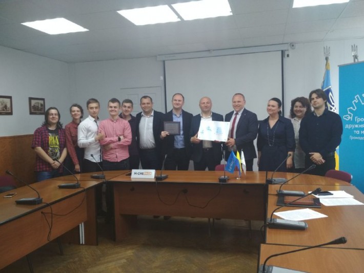 За молодими людьми - амбіції Черкас: Бондаренко фінансуватиме молодіжні проекти власним коштом (ФОТО)
