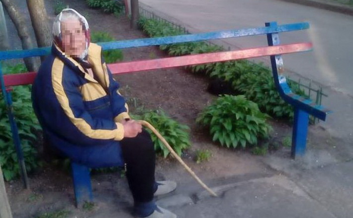 Пристрасті по-черкаськи: як три бабусі понад рік не можуть поділити лавку