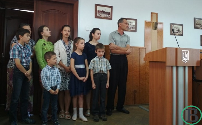 Черкаська родина два роки не може отримати мікроавтобус