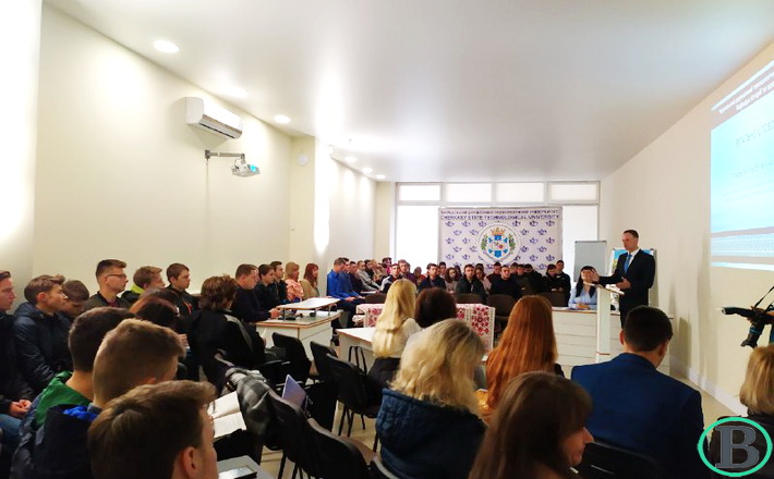 У ЧДТУ обговорили культурно-історичну спадщину України