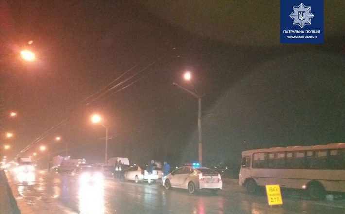 У Черкасах зіткнулися чотири автівки (ФОТО)