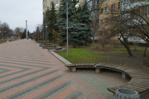 Черкащани просять замінити лавки на Алеї Слави