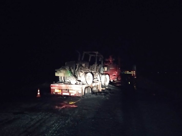 На Черкащині горіли автомобільний трал і трактор