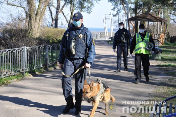 На Черкащині працівники поліції відпрацьовують місця дозвілля громадян (ВІДЕО)