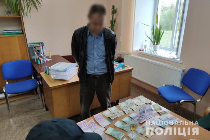 Правоохоронці затримали зловмисника, який обікрав жительку Лисянського району