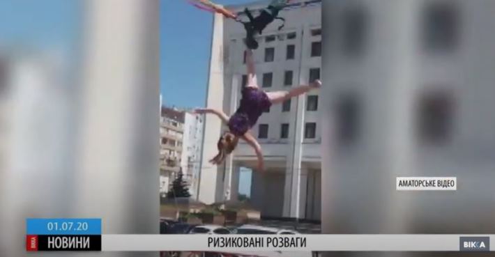 Винних немає: у Черкасах з батута ледь не випала 5-річна дівчинка