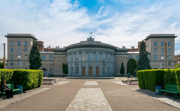 У Черкасах Будинок рад підсвітять помаранчевим кольором