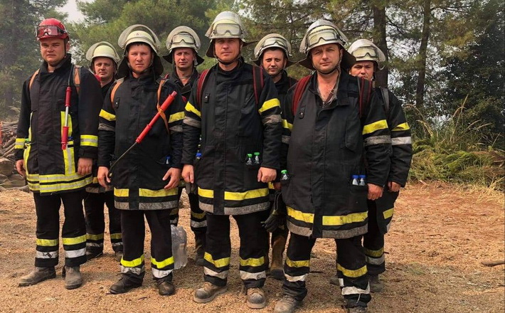 Вогняне пекло: як черкаські рятувальники допомагають гасити пожежі в Греції (ФОТО)