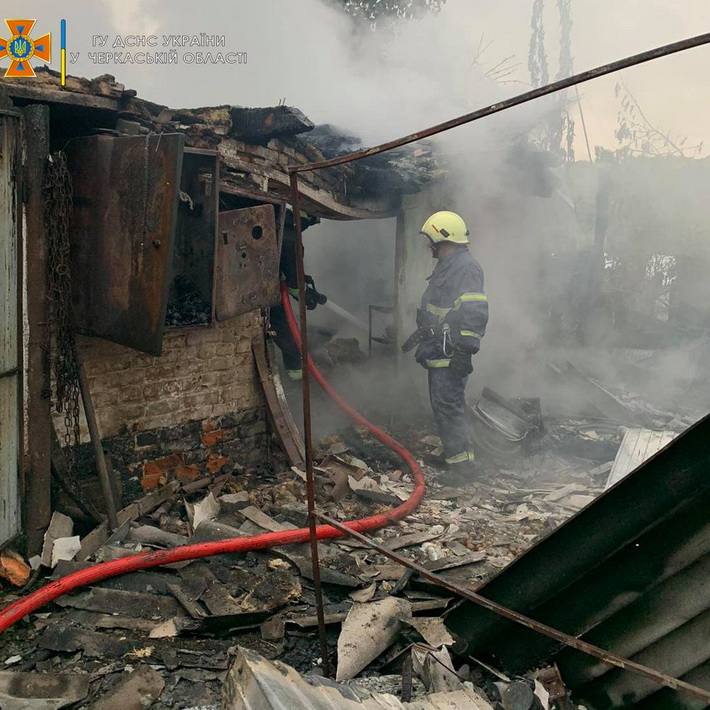 На Черкащині палали два будинки