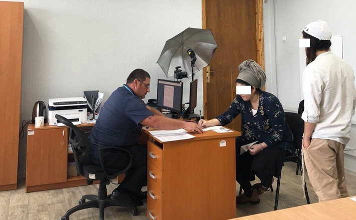Іноземка примусово покине Україну