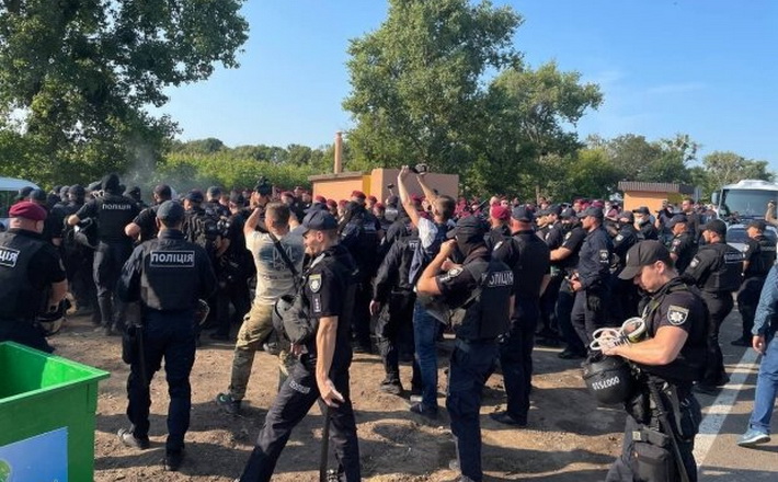 Черкаські правоохоронці пояснили причину затримання активістів під час візиту Зеленського