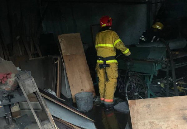 У Черкасах ліквідували пожежу в автокооперативі