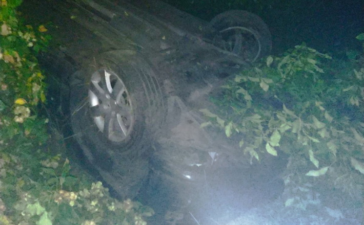 Неподалік Черкас авто злетіло у кювет