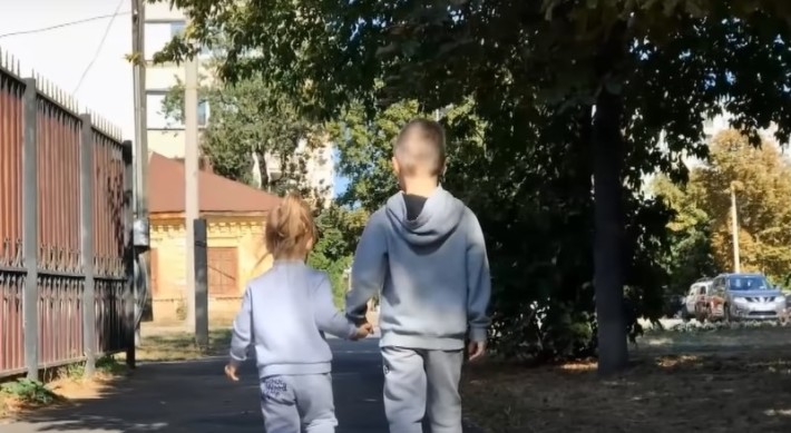 Дівчинці нічого не загрожує: Служба у справах дітей ще раз перевірила сім’ю Лясових