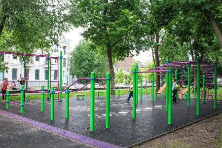 «Здорова Україна»: розпочинається встановлення спортивних майданчиків у дворах міст