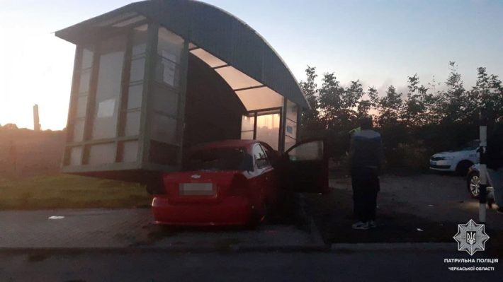 У Черкасах водій заснув за кермом і вчинив ДТП