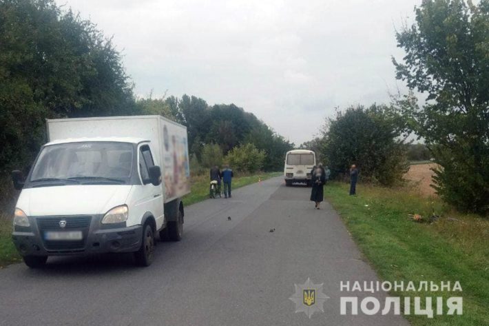 Дівчинка, яку напередодні збила вантажівка, померла в лікарні