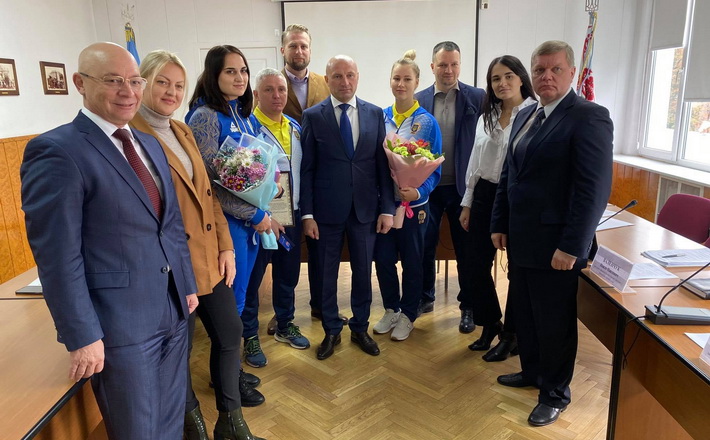 У Черкасах нагородили місцевих боксерок
