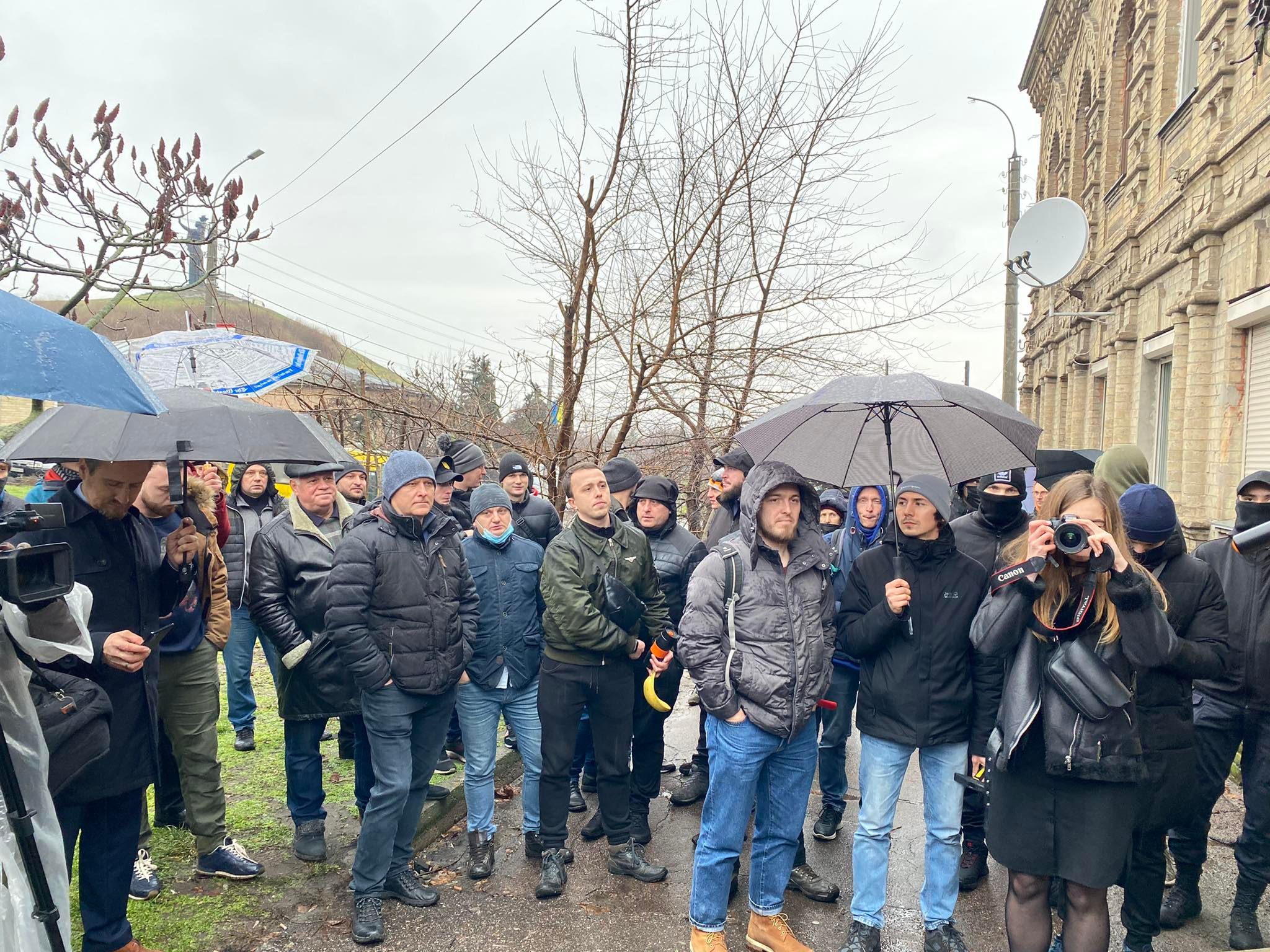 Черкащани мітингують проти забудови Замкового узвозу й обіцяють подати позов до суду (ФОТО, ВІДЕО)