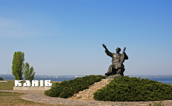 Унаслідок атаки по Каневу травмовані 8 людей, серед них — дитина