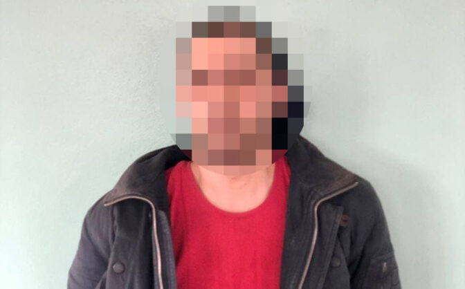 Патрульні затримали чоловіка, який викрав кабель у будівлі на вулиці Амброса