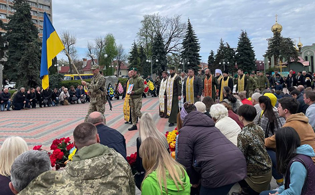 У Черкасах попрощалися з відомим волонтером та захисником