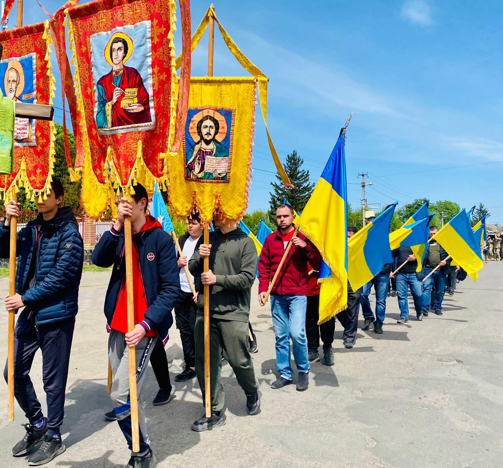 Воювали за Україну: на Черкащині в останню путь провели ще п’ятьох захисників (ФОТО)