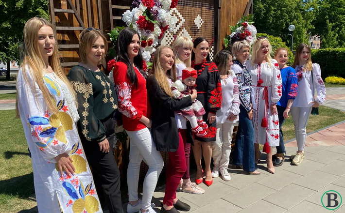 #вишиваємо_перемогу: у Черкасах проходить благодійна фотосесія (ФОТОРЕПОРТАЖ)