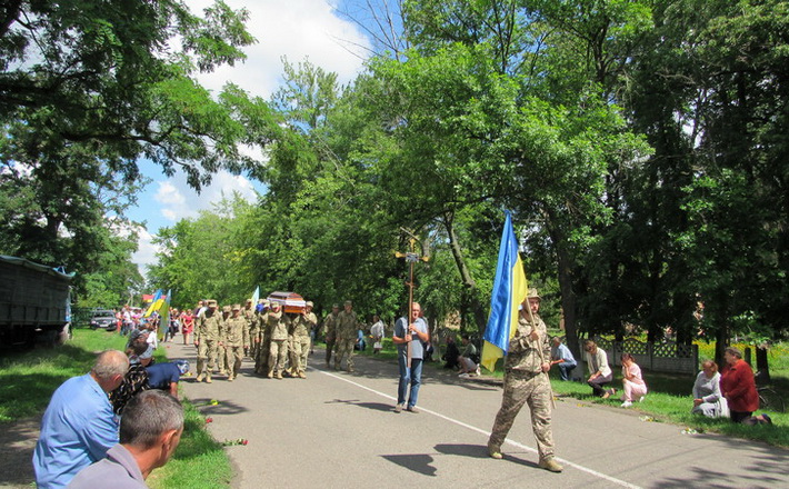 На Черкащині попрощалися з розвідником, який загинув під час виконання бойового завдання