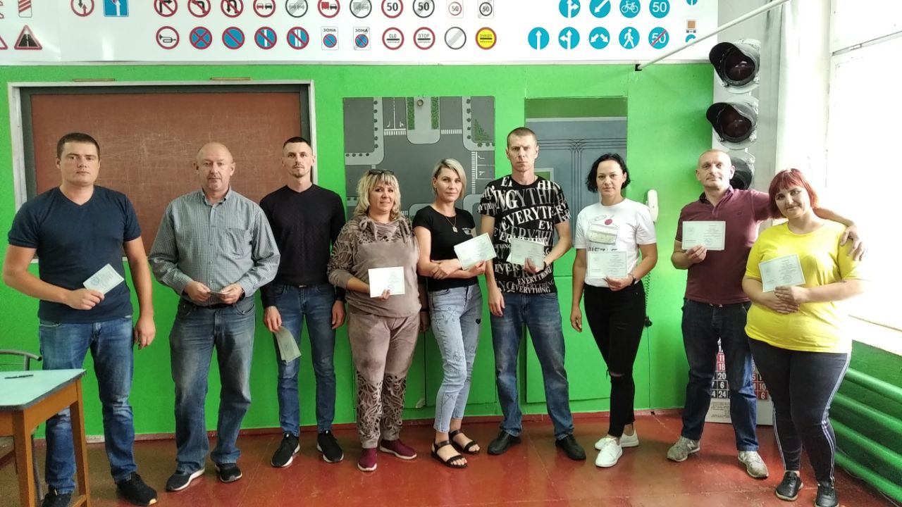 Попри війну: КП «Черкасиелектротранс» випускає дев’ять нових водіїв тролейбусів (ФОТО)