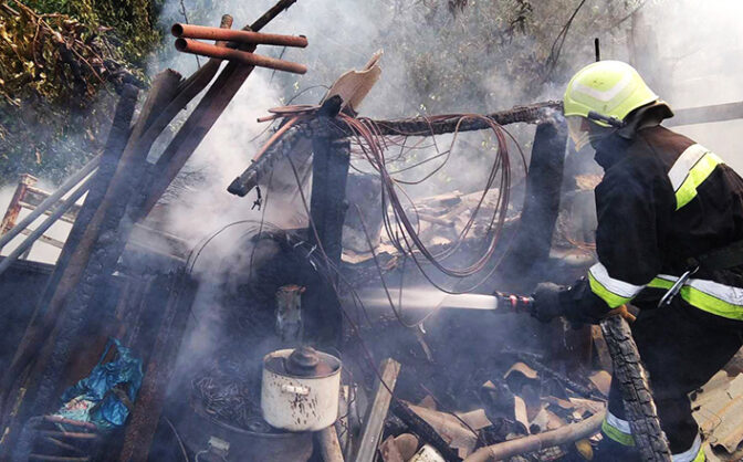 На Черкащині горіла надвірна споруда