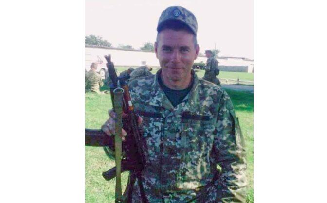 У Черкаській області поховали військового, який визволяв від окупантів Київщину та Донбас