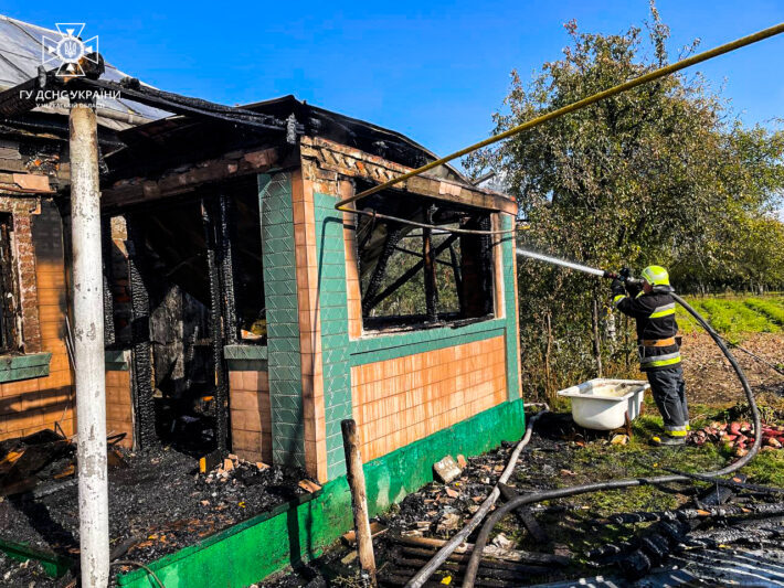 Замикання електропроводки: у Черкаській області горіли два будинки