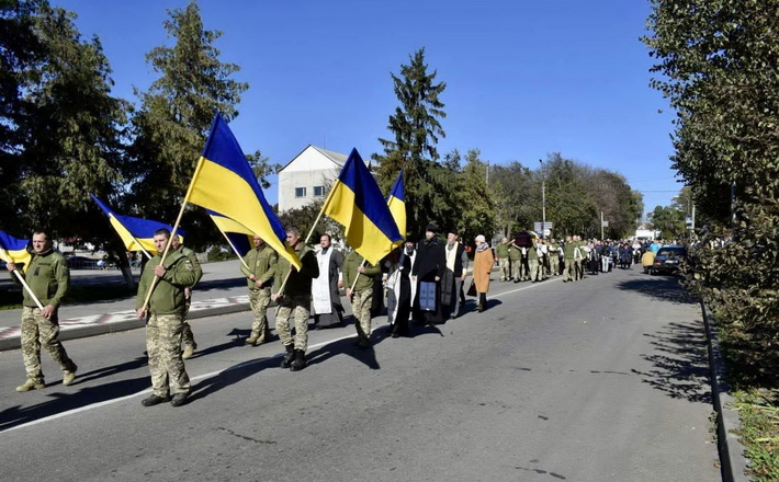 Вони боролися за нашу перемогу: Черкащина попрощалася з двома захисниками
