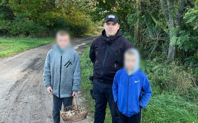 Загубився в лісі: черкаські поліцейські розшукали 10-річну дитину