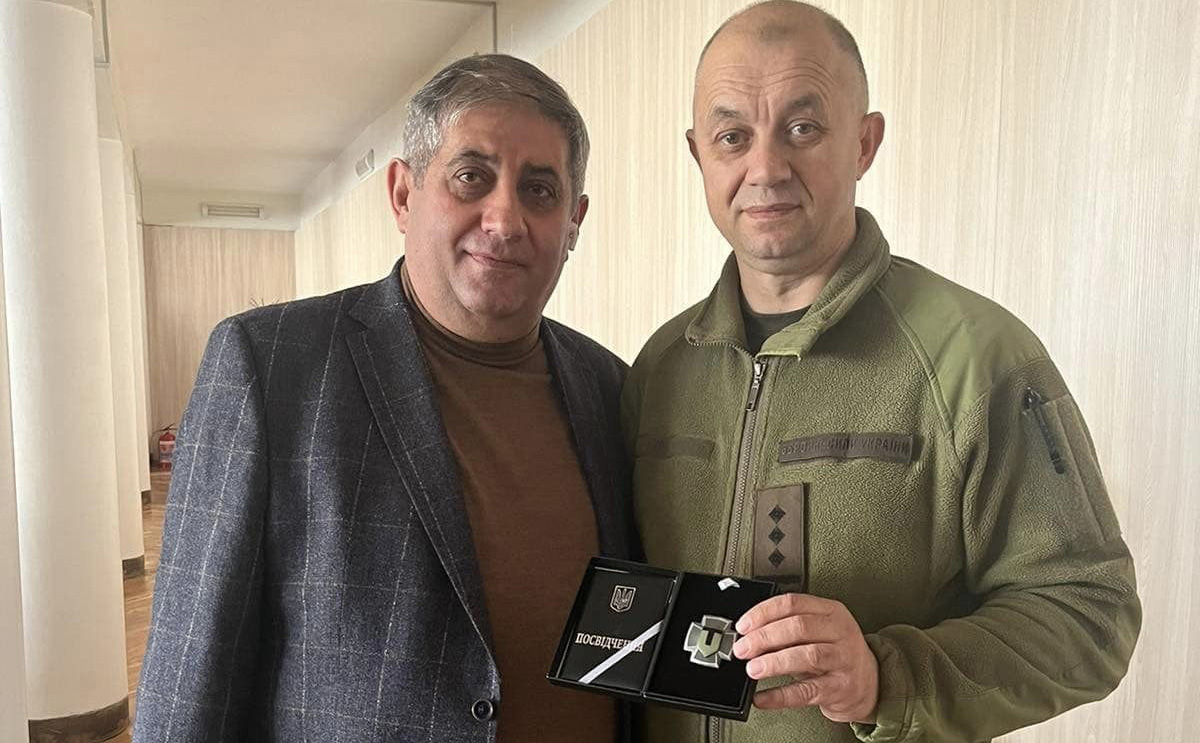 Черкаського депутата нагородили за допомогу військовим