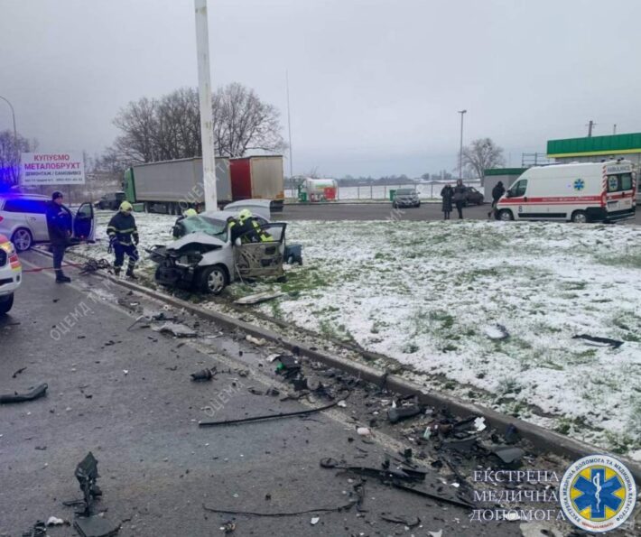 ДТП на Черкащині: жінка загинула, ще чотирьох осіб доправили до лікарні