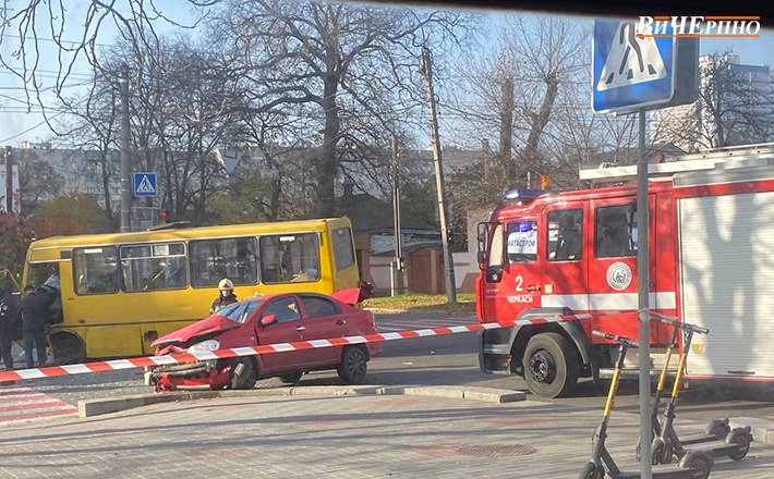 У мережі з’явилось відео резонансної ДТП із автобусом (ВІДЕО)