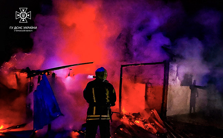 На Золотоніщині рятувальники ліквідували пожежу в господарчій будівлі