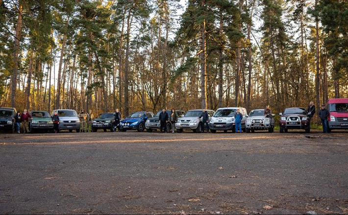 До Дня Збройних Сил України військовим передали 11 автівок