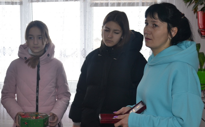 Дружині загиблого військового з Черкащини передали орден “За мужність” (ФОТО)