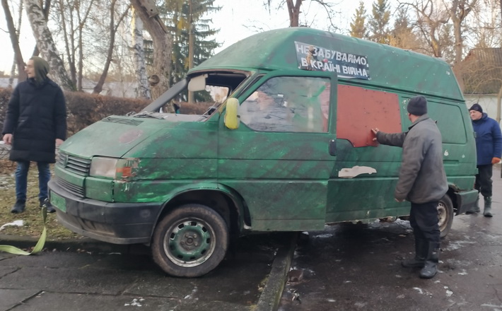 Новий артефакт: в області в заповіднику з’явився розбитий під час бойових дій на Донбасі автомобіль