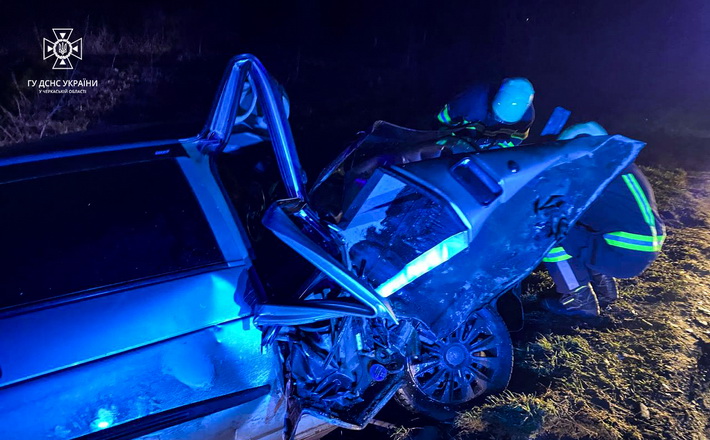 Автотроща на Черкащині: в аварії постраждали п’ятеро людей, двоє із них – діти (ФОТО)