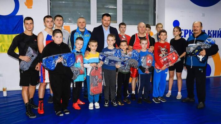 Черкаській спортивній школі надали новий інвентар