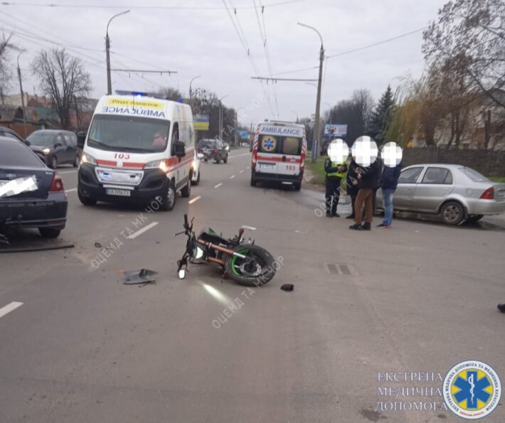 У Черкасах сталася ДТП: травмувалися водій та пасажир мотоцикла