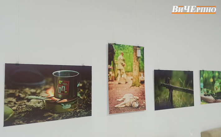 “Нас весна не там зустріла”: у Черкасах відкрили військову фотовиставку (ФОТО)