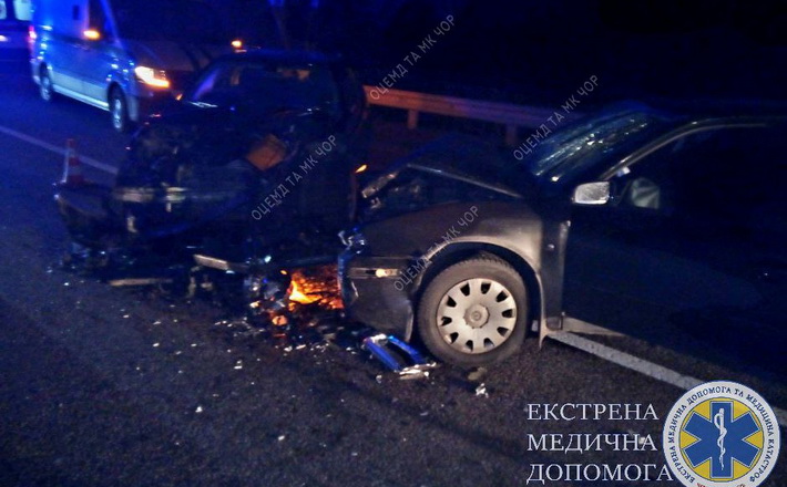 Лобове зіткнення: в аварії на черкаській дамбі постраждали троє людей