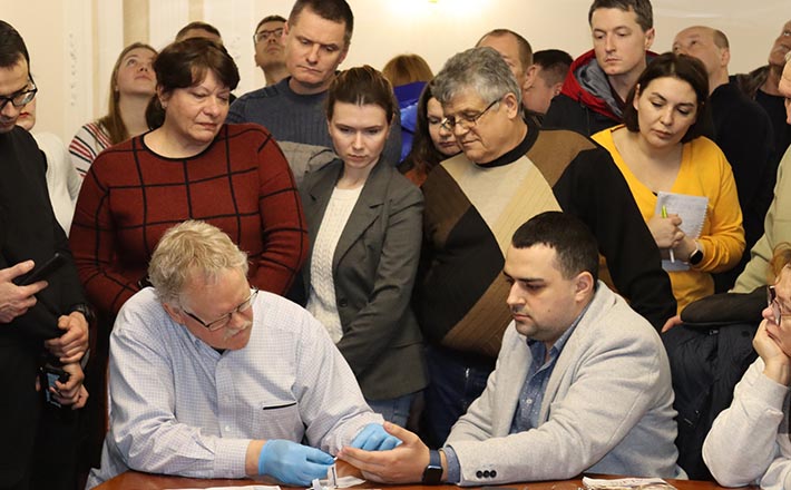 Відомий американський лікар провів лекцію в Черкасах