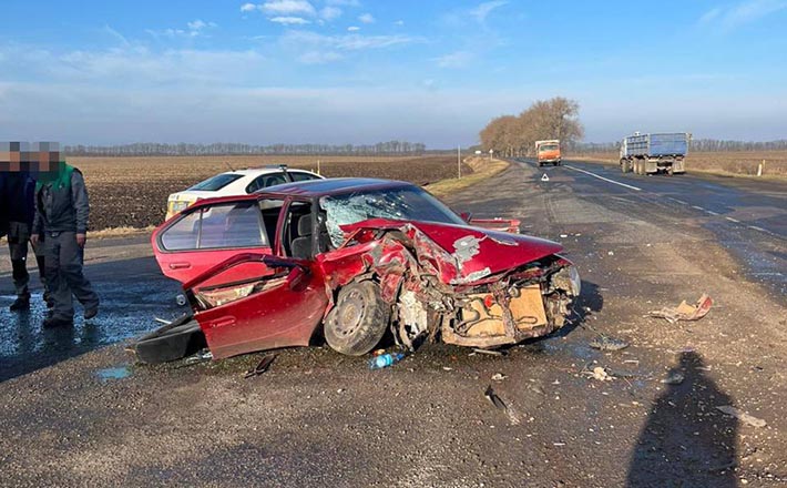 В області зіштовхнулися вантажівка й легковик, постраждав 21-річний чоловік (ФОТО)